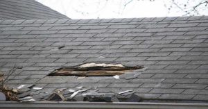 7 Warning Signs on Your Roof or Gutters